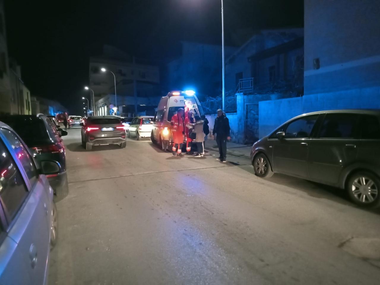 Porto Torres, in moto contro uno sportello: ferito 17enne