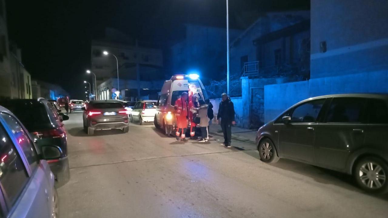 Porto Torres, in moto contro uno sportello: ferito 17enne