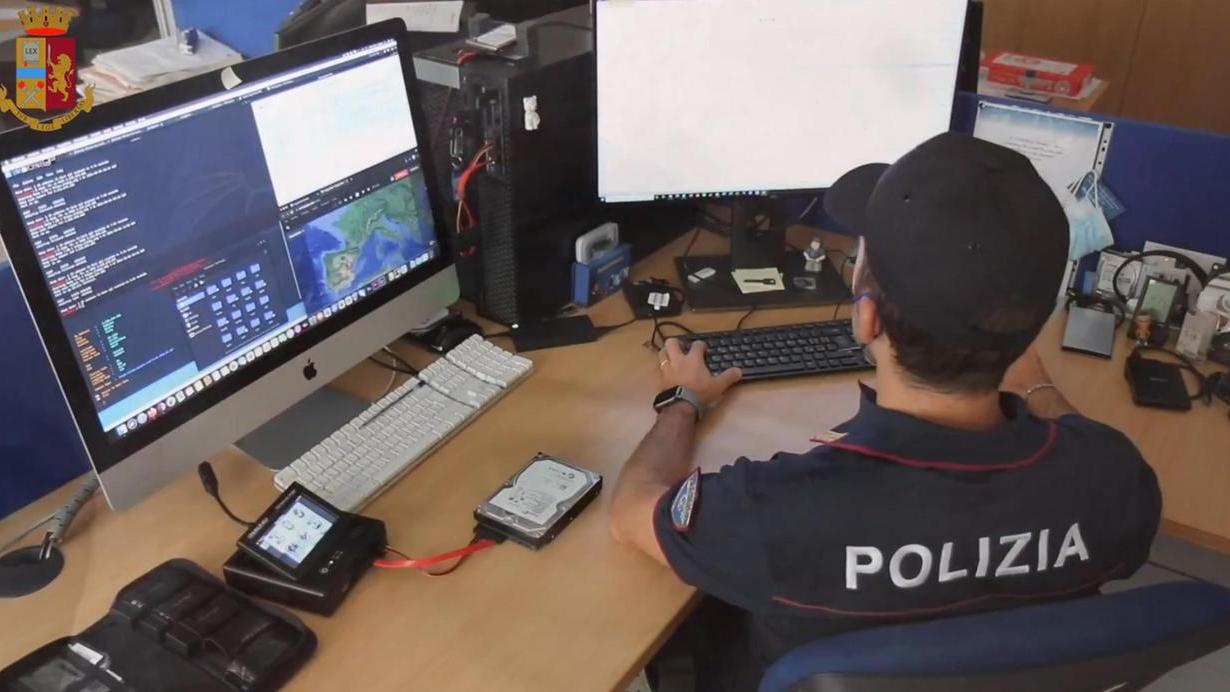 Pedopornografia online, maxi operazione anche in Sardegna: quattro arresti e migliaia di file sequestrati