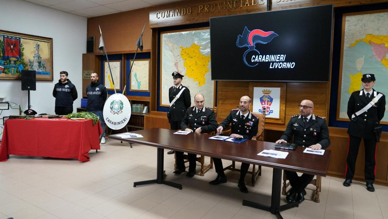 Un momento della conferenza stampa dai carabinieri (foto Stick)