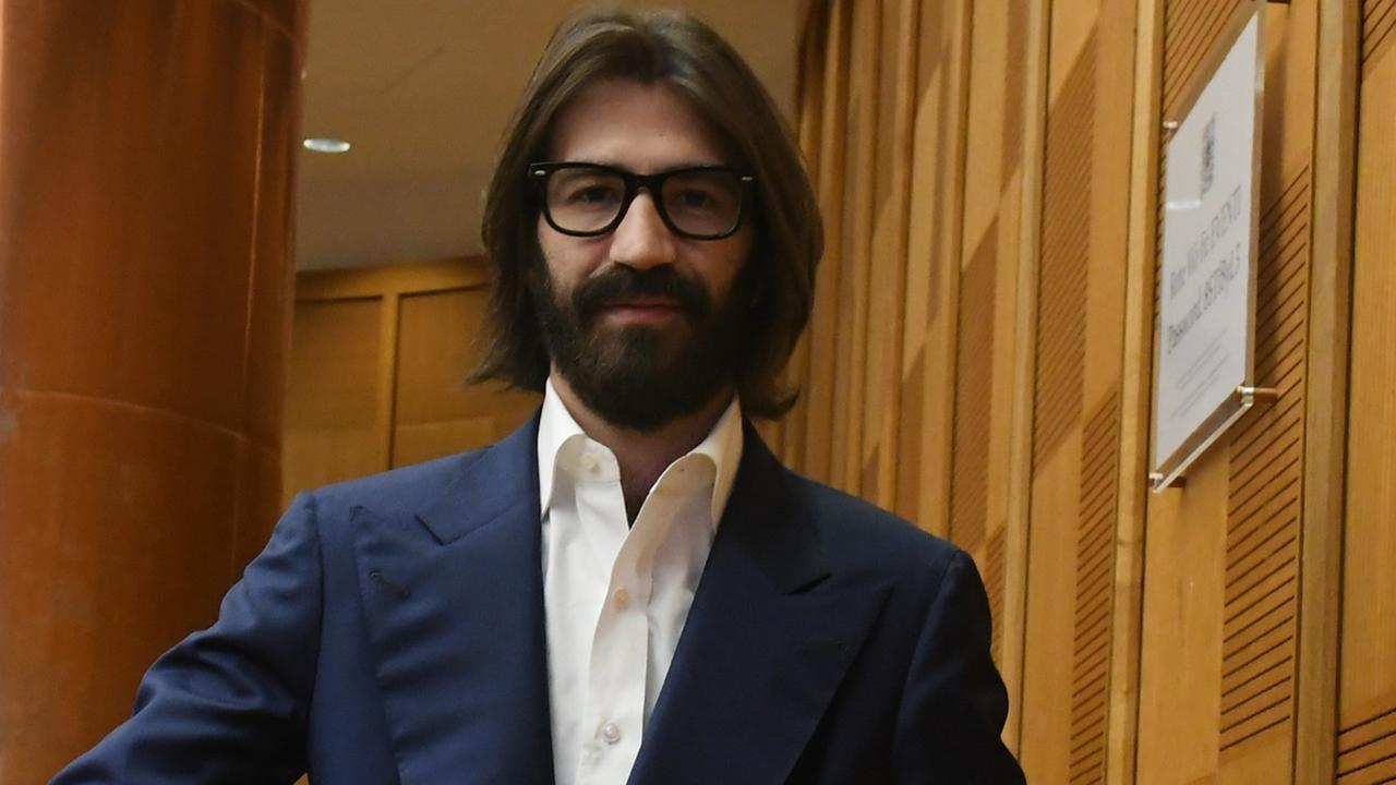 Del Vecchio compra il 30% del Giornale e punta a un grande gruppo editoriale – chi è l’erede di Luxottica e gli affari in Sardegna