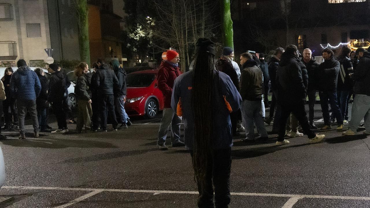 Il presidio antagonista al Modena Due