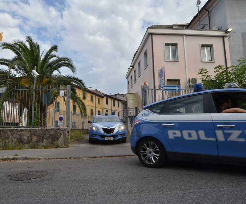
	Le volanti della polizia

