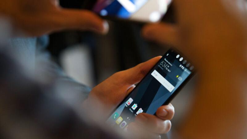 Condannato a 2 anni e introvabile, i carabinieri lo arrestano durante una diretta su TikTok