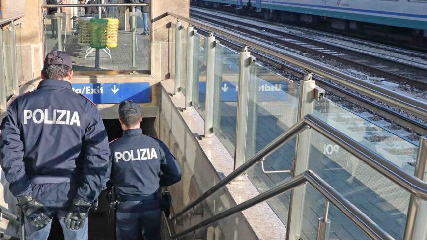 Polizia in stazione (foto d'archivio)