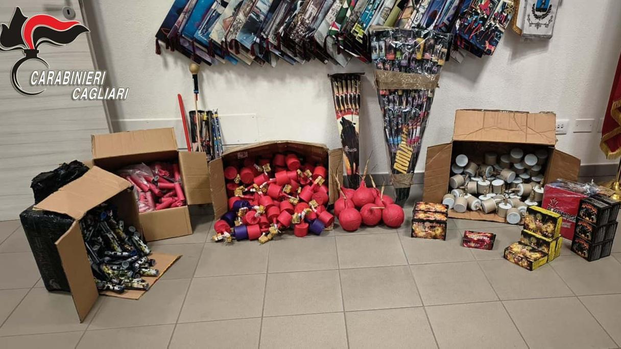 Detenzione e fabbricazione abusiva di bombe carta, candelotti, petardi e fuochi d’artificio: arrestato un 37enne