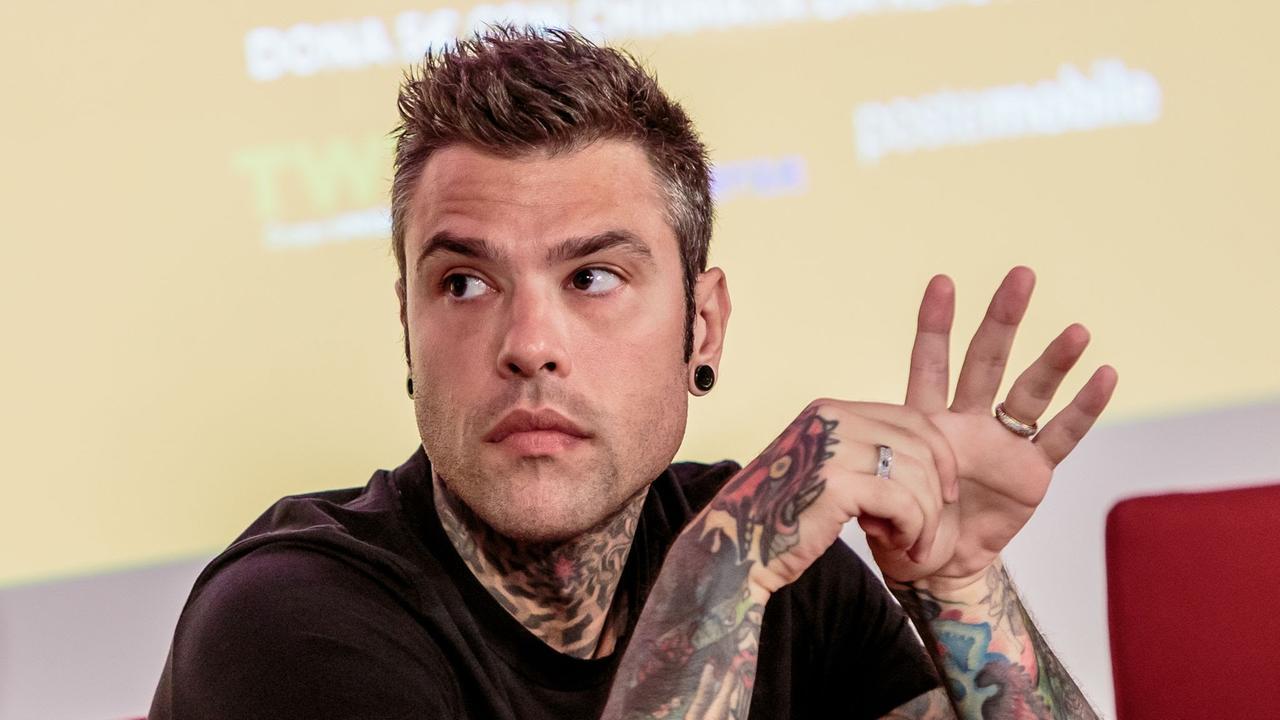 Il giallo dei documenti per il concerto di Fedez, gli organizzatori replicano: «Tutto in regola»
