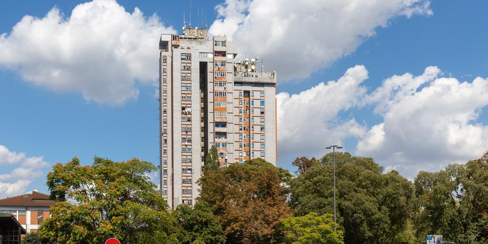 Ferrara, un pugno per una sigaretta negata: giovane gravissimo all’ospedale