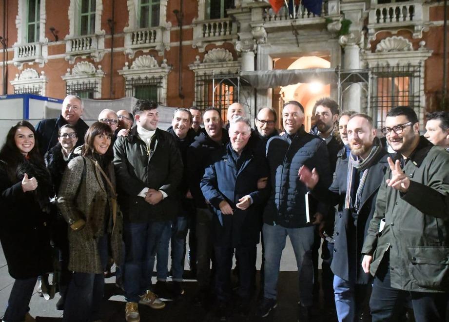 
	Al centro Valettini neo presidente della Provincia esulta con il centrodestra che lo ha sostenuto (foto Cuffaro)

