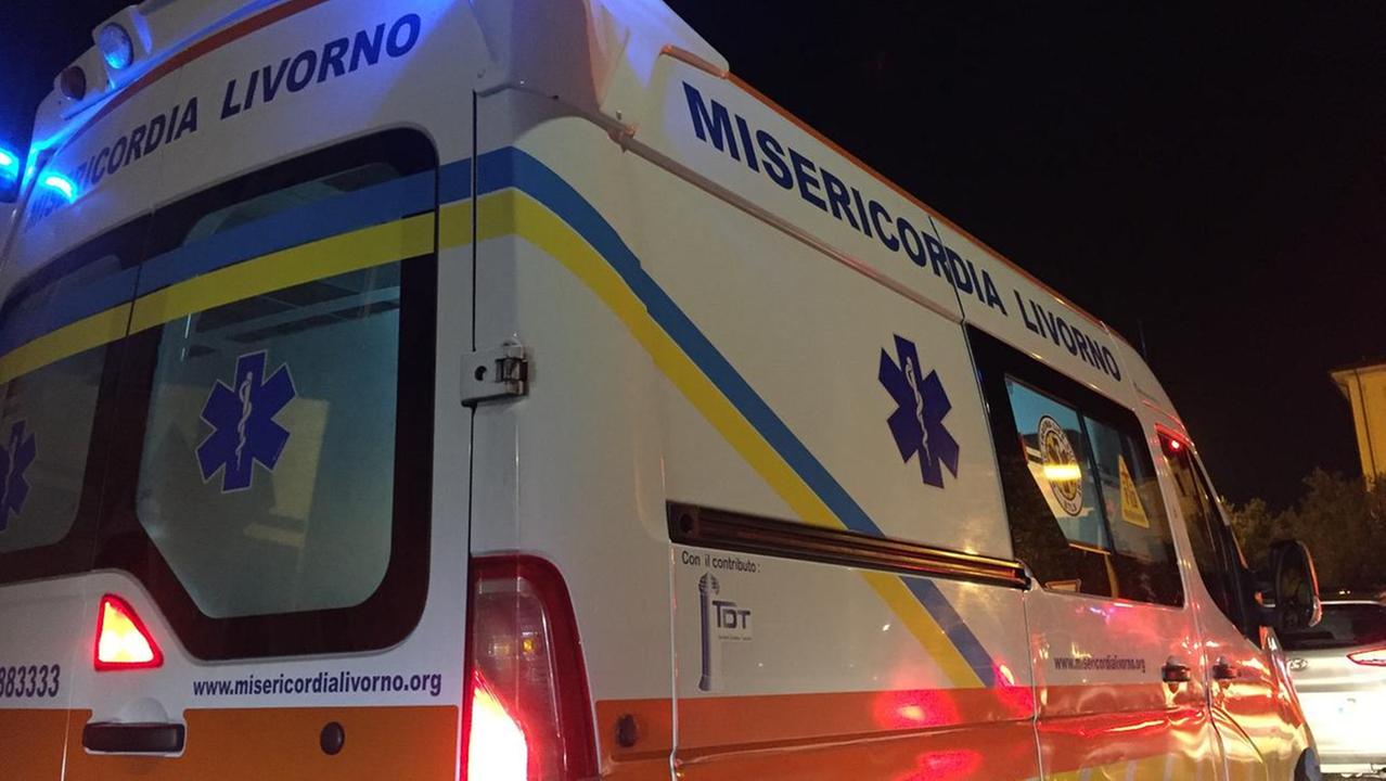 Un'ambulanza della Misericordia di via Verdi (foto d'archivio)