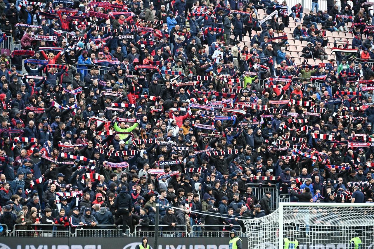 Serie A, solo un punto per i rossoblù, Cagliari-Pisa finisce 2-2