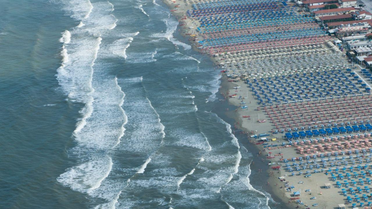 Il litorale dall'alto in una foto d'archivio