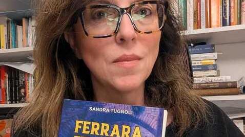 Sandra Tugnoli all’esordio narrativo con “Ferrara tenebrosa”