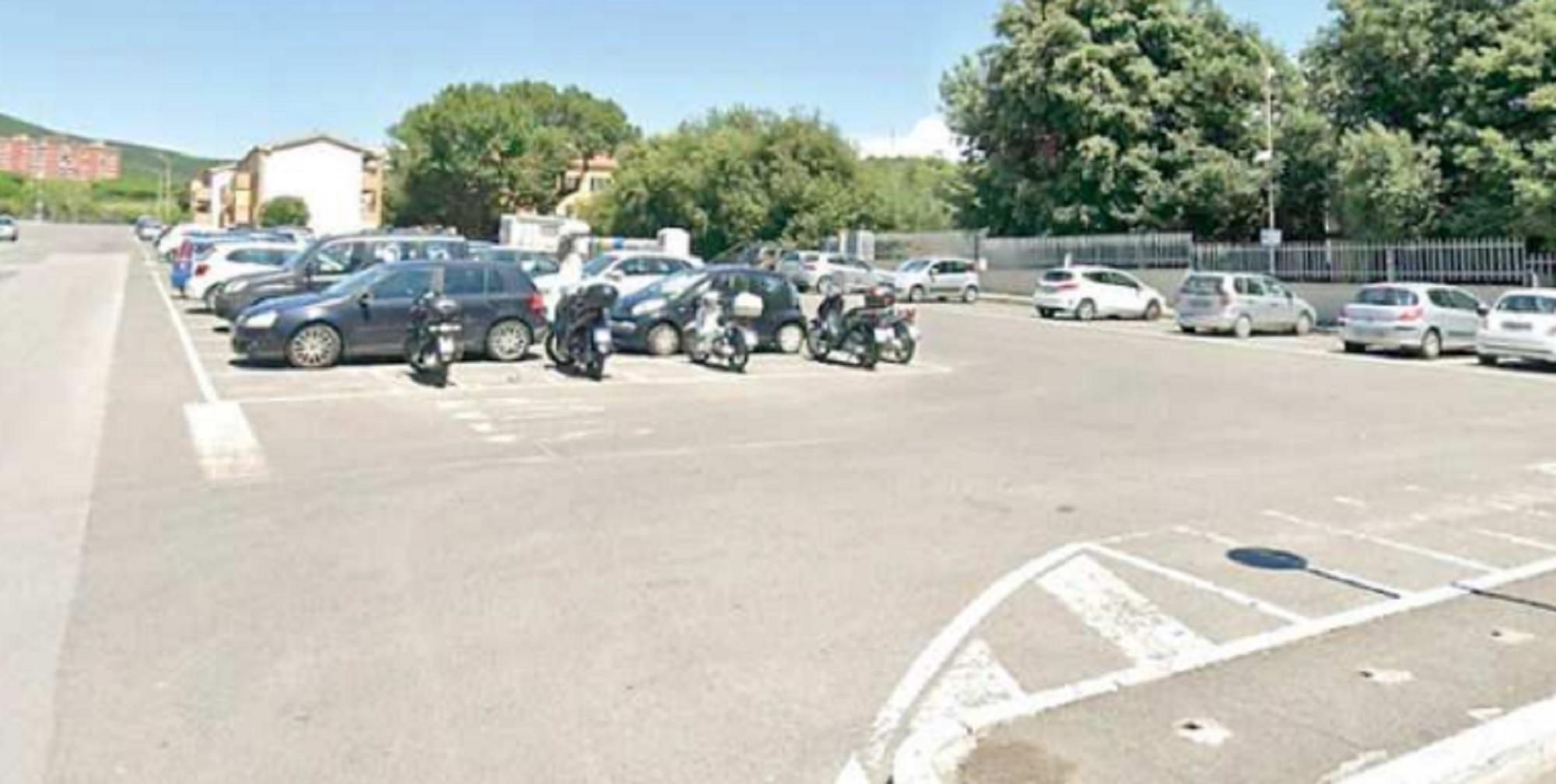 Il parcheggio dove è avvenuto il pestaggio (foto d'archivio)