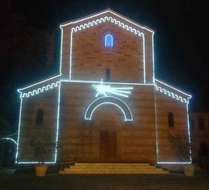 
	La chiesa


