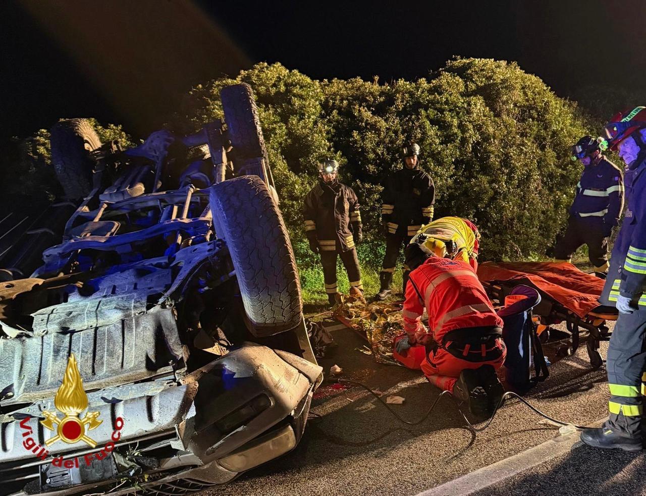 Perde il controllo dell’auto che si ribalta: conducente estratto dall’abitacolo e trasportato in elicottero