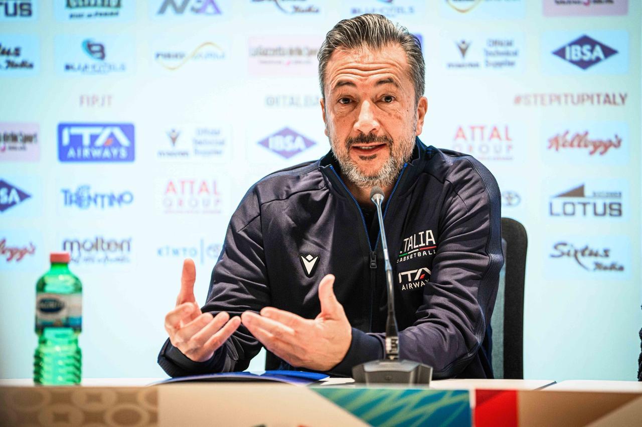 Luca Banchi, il ct azzurro a tutto campo tra carriera e famiglia: «Col basket non è stato subito amore. Il padre a distanza la partita più difficile»