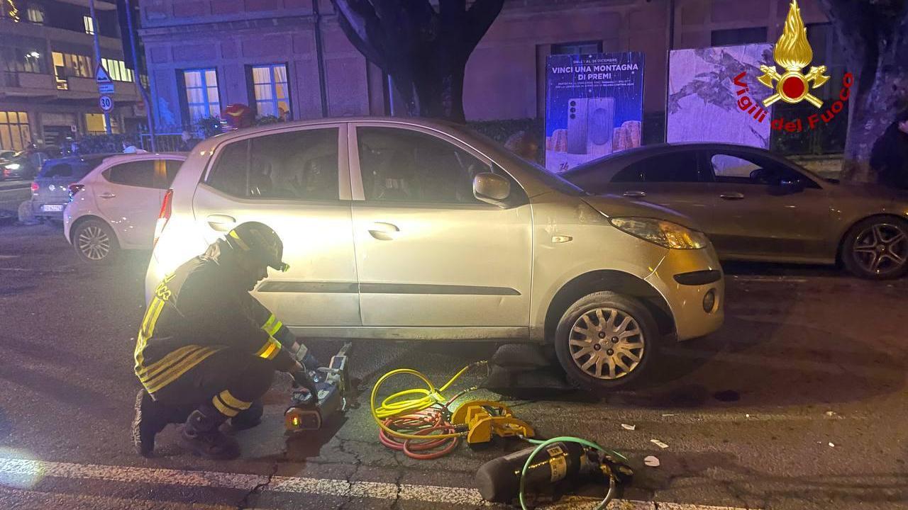 Morto l’uomo investito in largo Garibaldi con la moglie e il cagnolino