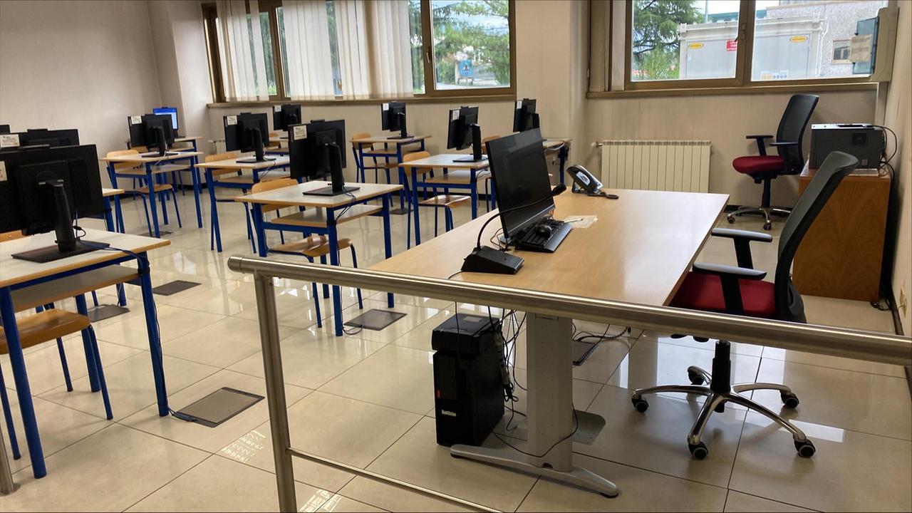 Ferrara, copia all’esame teorico della patente: in Motorizzazione arriva la Polizia