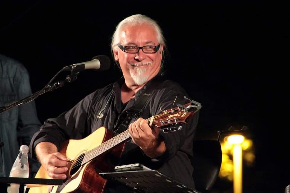 Beppe Dettori cantautore