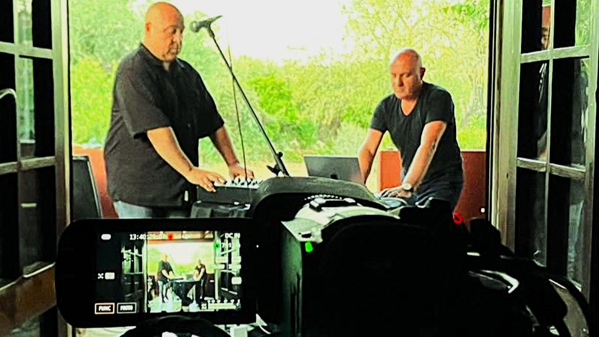 Esce il singolo del duo Allee Der Kosmonauten, un omaggio all’amico Antonio Demontis