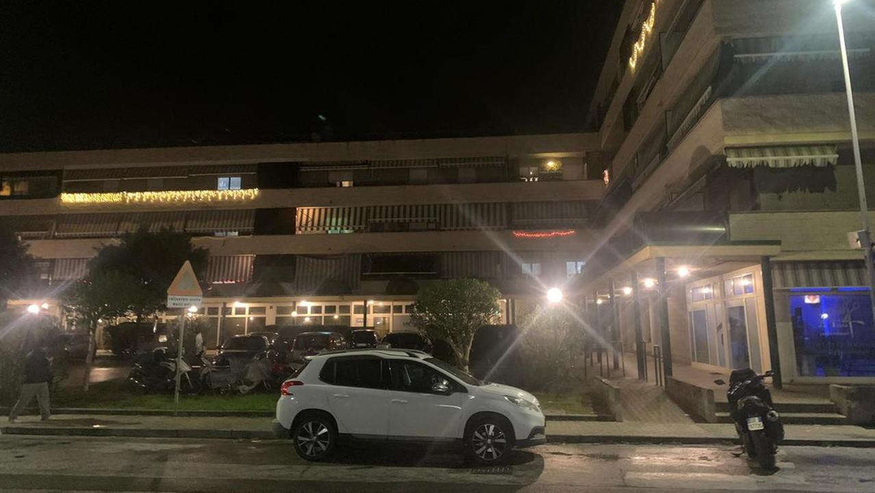 Il condominio al quartiere Migliarina dove si è verificata la fuga di gas (foto Paglianti)