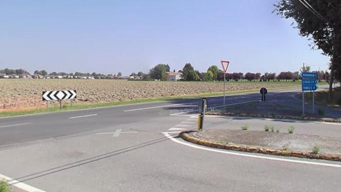 Cade in moto, fa causa al Comune: «C’era troppa ghiaia sulla strada»<br type="_moz" />