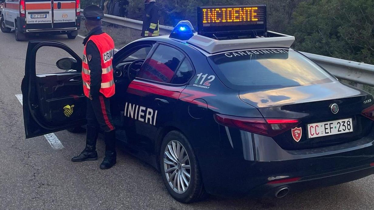 Paura all’alba, auto fuori strada sulla Provinciale: due feriti gravi