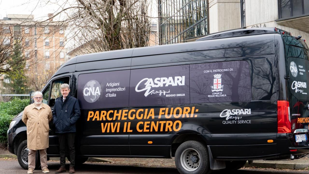 Natale a Reggio Emilia, navette gratis dai parcheggi al centro: ecco come funziona