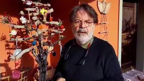 Trova 1.600 euro e li restituisce: «È onestà, non sono un eroe»