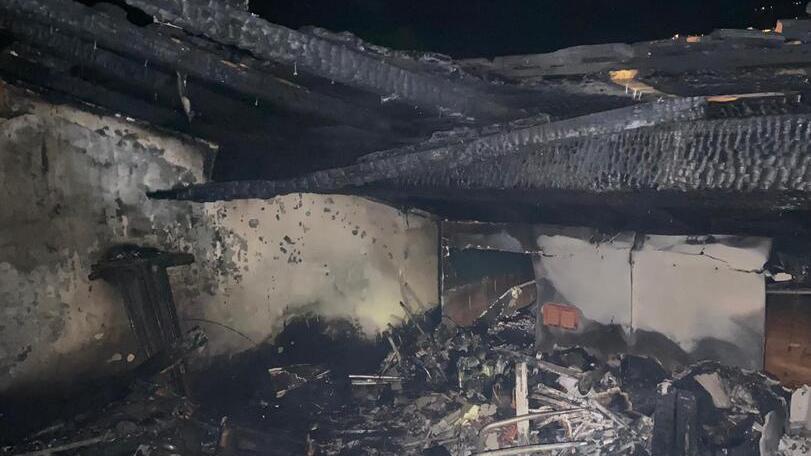 Massa, rogo nella notte in casa: evacuata una famiglia