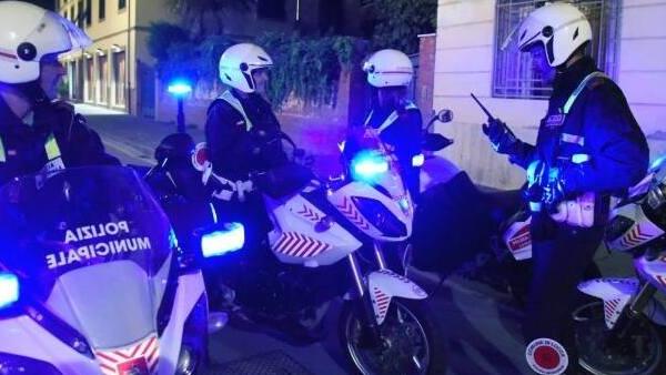 Gli agenti della municipale