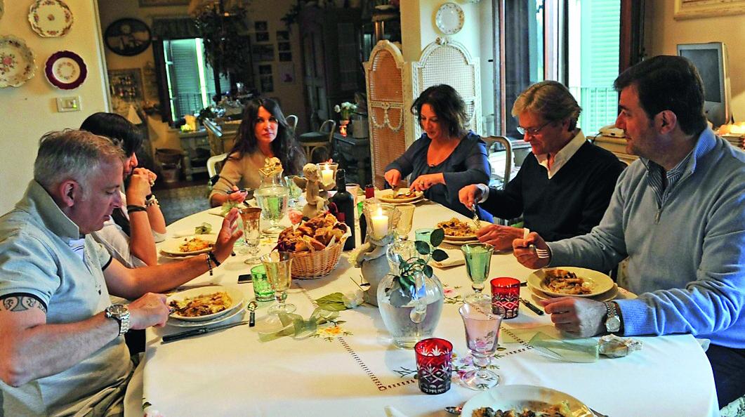 Come si apparecchia il Natale a tavola: l’atlante dei piatti che racconta l’Italia