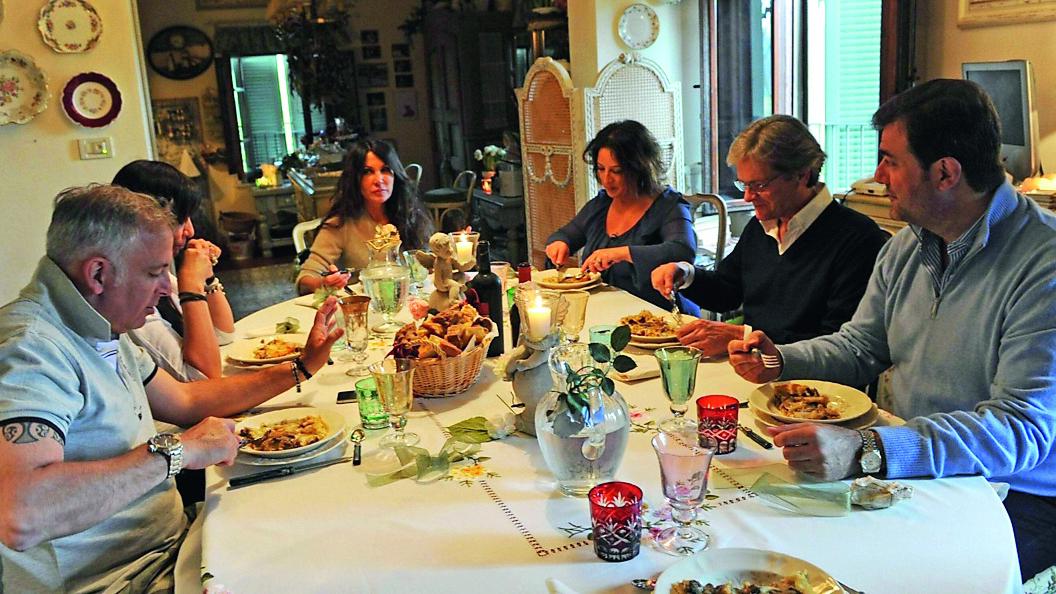 Come si apparecchia il Natale a tavola: l’atlante dei piatti che racconta l’Italia