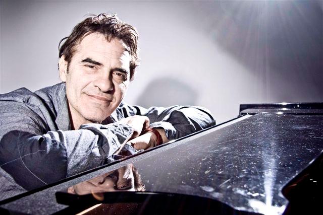 Francesco Baccini in concerto e vernissage: ecco il Natale a Porto Torres