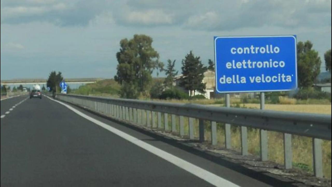 Posti di blocco a Capodanno sulle strade dell’isola – la mappa degli autovelox contro la velocità