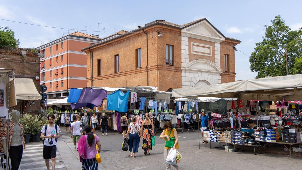 Il mercato si sposta all’Acquedotto, aria tesa tra ambulanti e Comune di Ferrara