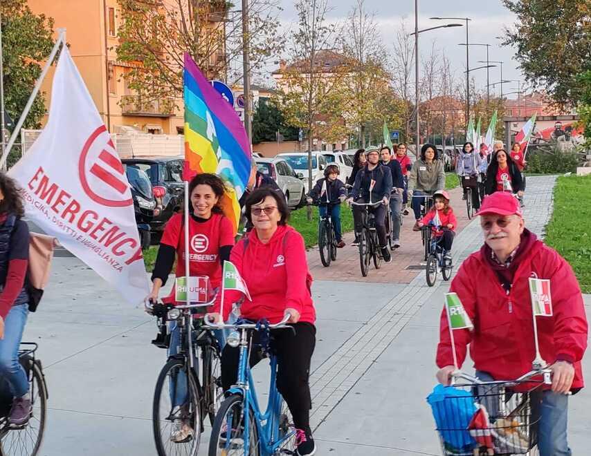 Emergency, pace e cure dal 1994: «I nostri medici vivono la guerra»