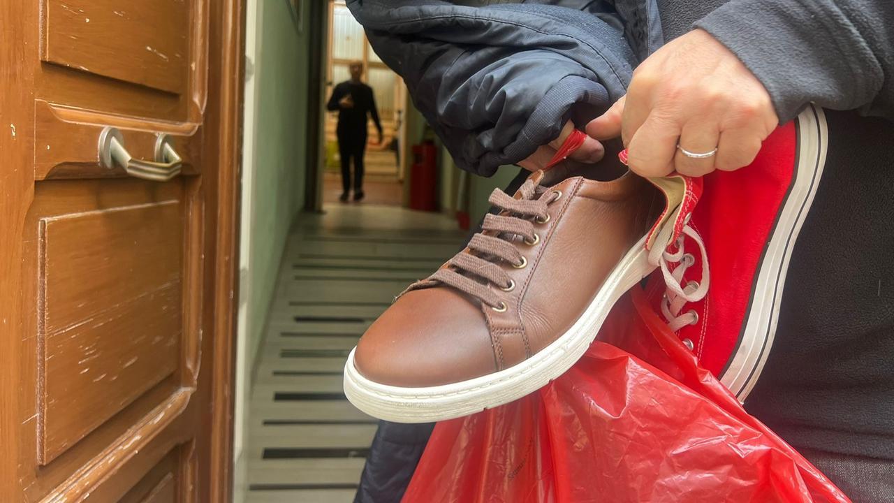 La storia di Marco e il miracolo di Natale: «Con le scarpe nuove è festa anche per me»
