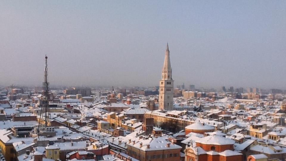 Modena ricoperta di neve (Foto Osservatorio Geofisico)