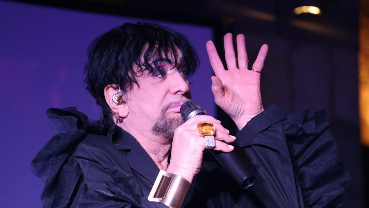 Ivan Cattaneo: «David Bowie antipatico: era geloso di me. Io creavo il mio look, oggi Achille Lauro e i Maneskin vestono griffati»