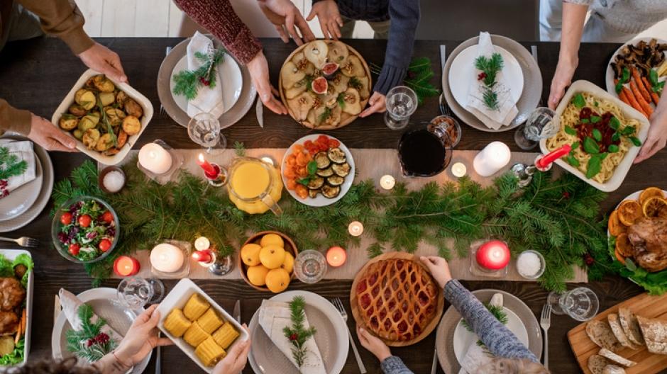 Pranzi natalizi e capodanno in arrivo: ecco i consigli di Ausl per mantenersi in forma