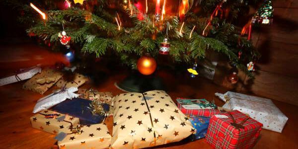 Babbo Natale derubato del carrello: i bimbi restano senza regali a La Sacca