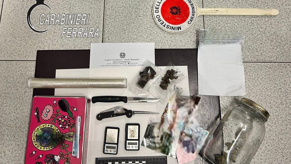 Intervengono per una lite in famiglia e scoprono la droga, arrestato a Pontelagoscuro