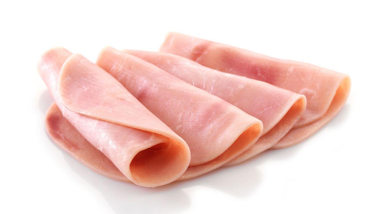 Prosciutto cotto richiamato dai supermercati (Foto di repertorio)