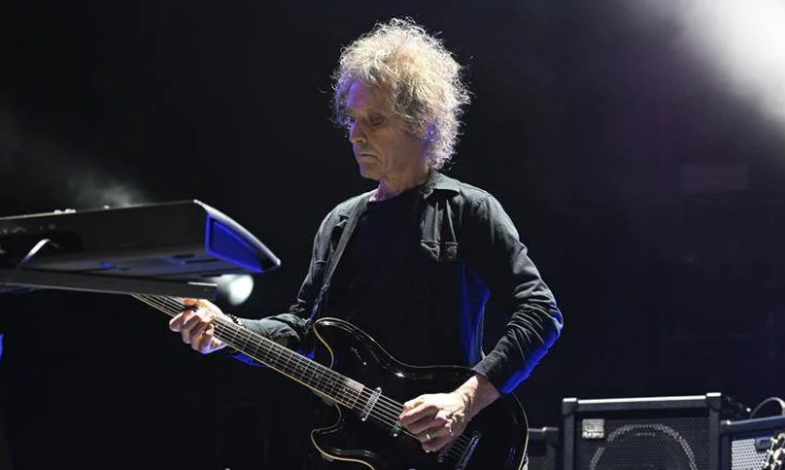 È morto Perry Bamonte, storico chitarrista dei “The Cure”