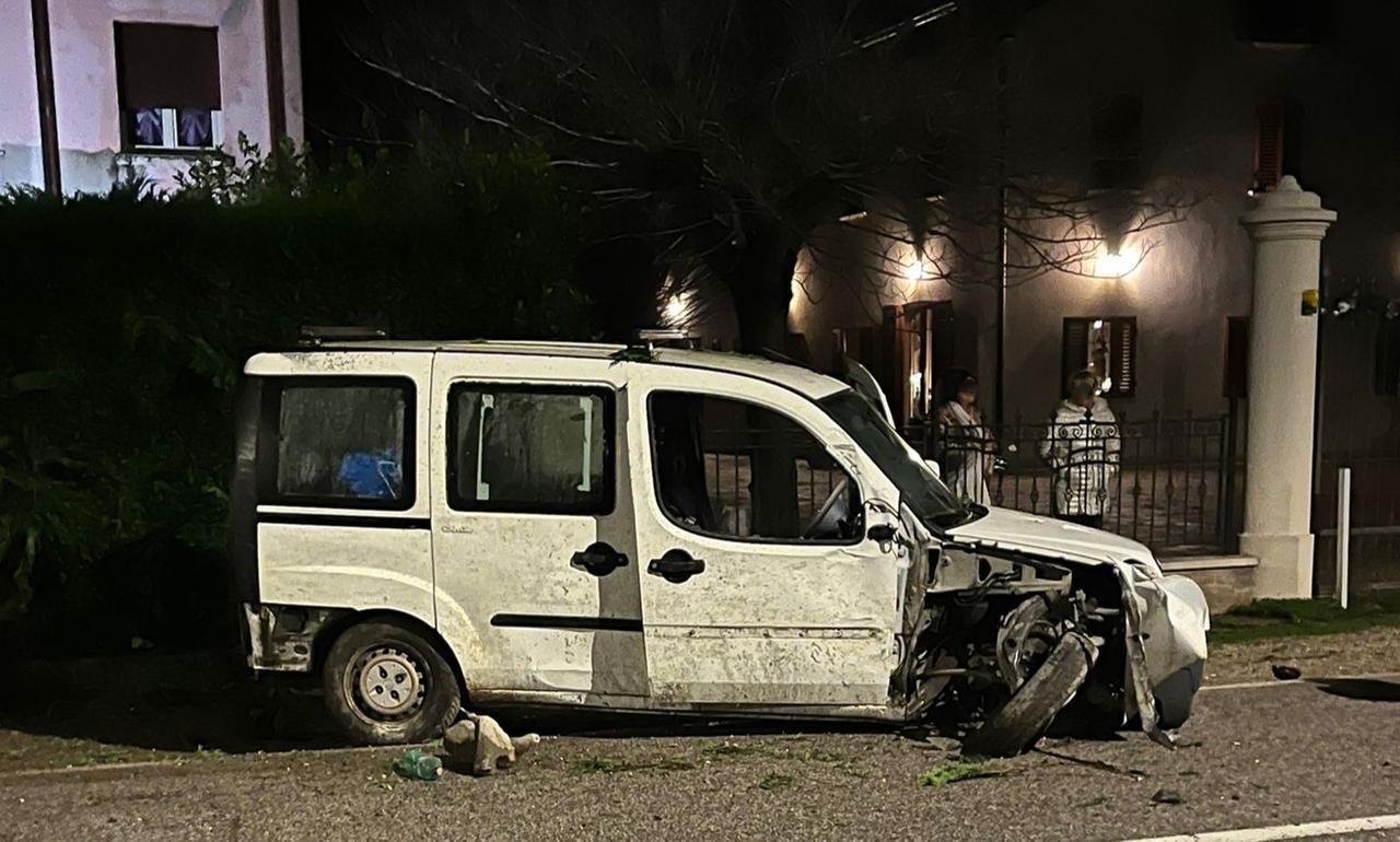 
	Il furgone distrutto

