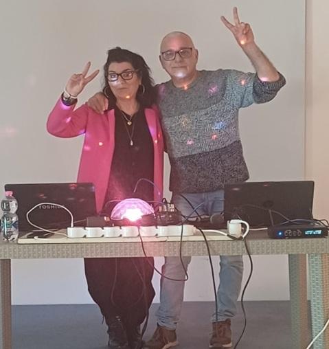 A Livorno “Gigi” e Graziella Loreti sono gli animatori-volontari dei nonni nelle Rsa<br />
<br type="_moz" />
