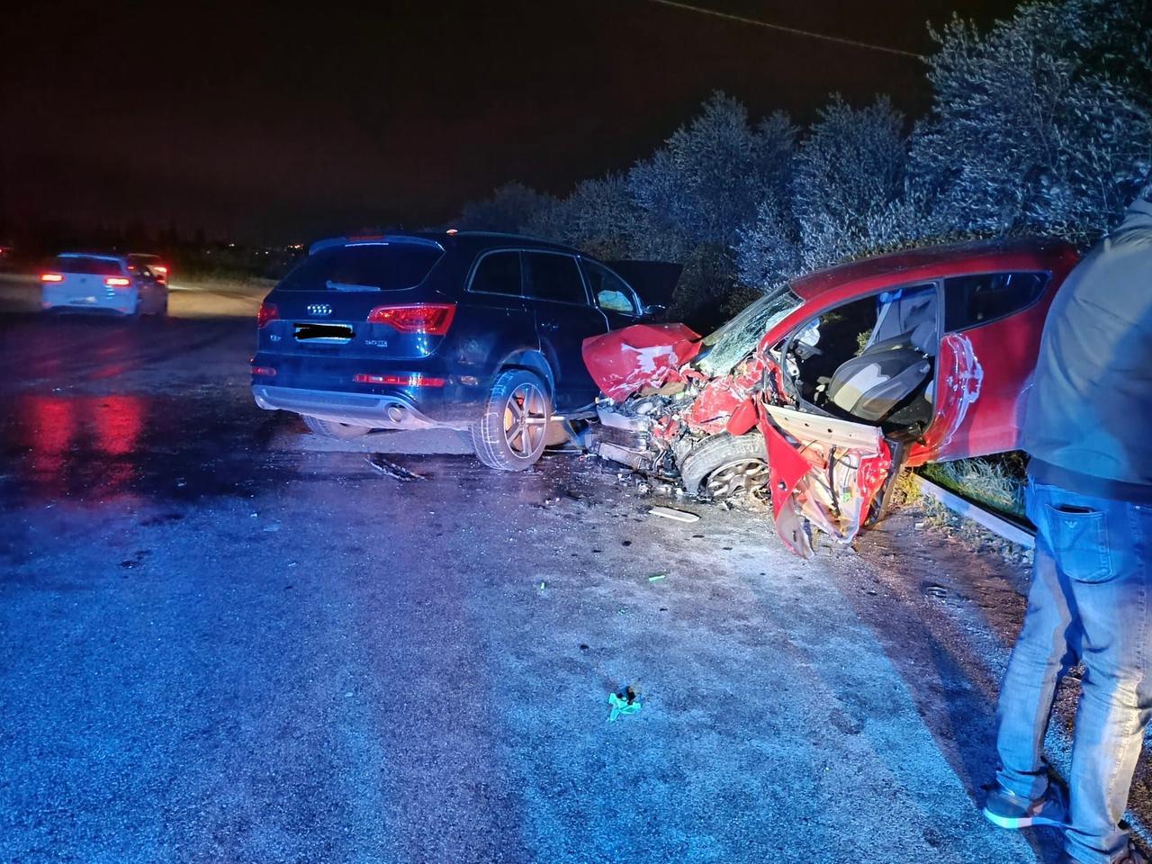 Pescia, incidente di Natale: i tre giovani sono in prognosi riservata, la più grave una 23enne