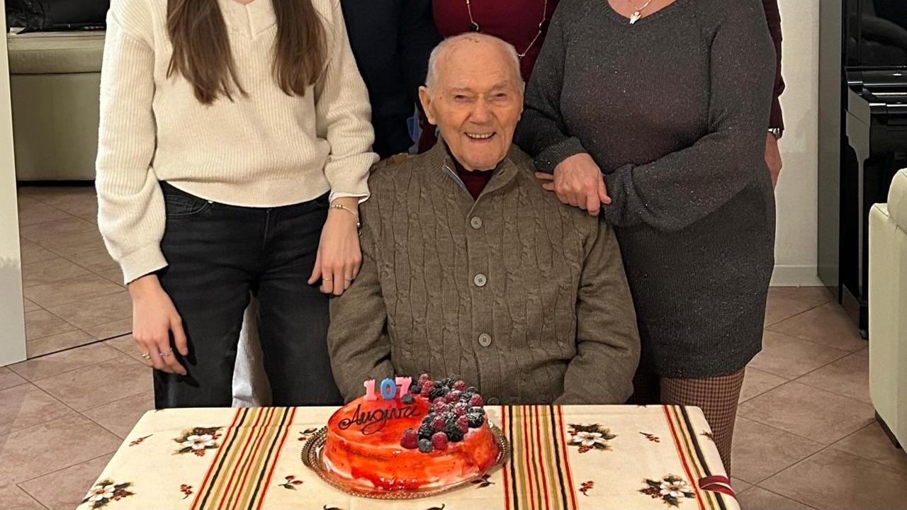Nonno Aldo spegne 107 candeline: è il reggiano più longevo